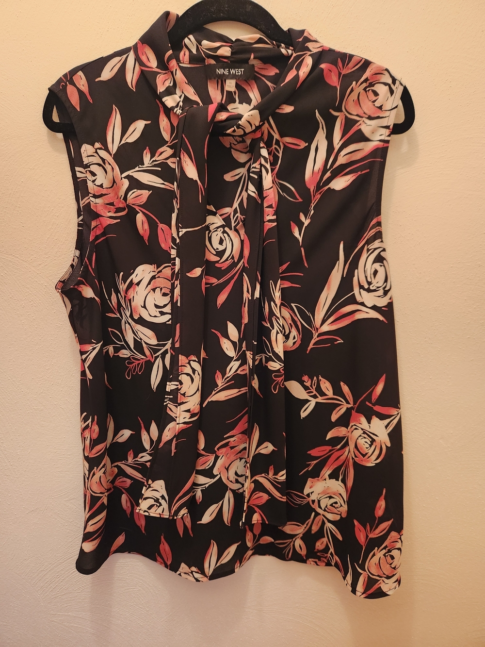 Nine West Black Floral Tie-Neck Sleeveless Blouse Size XL